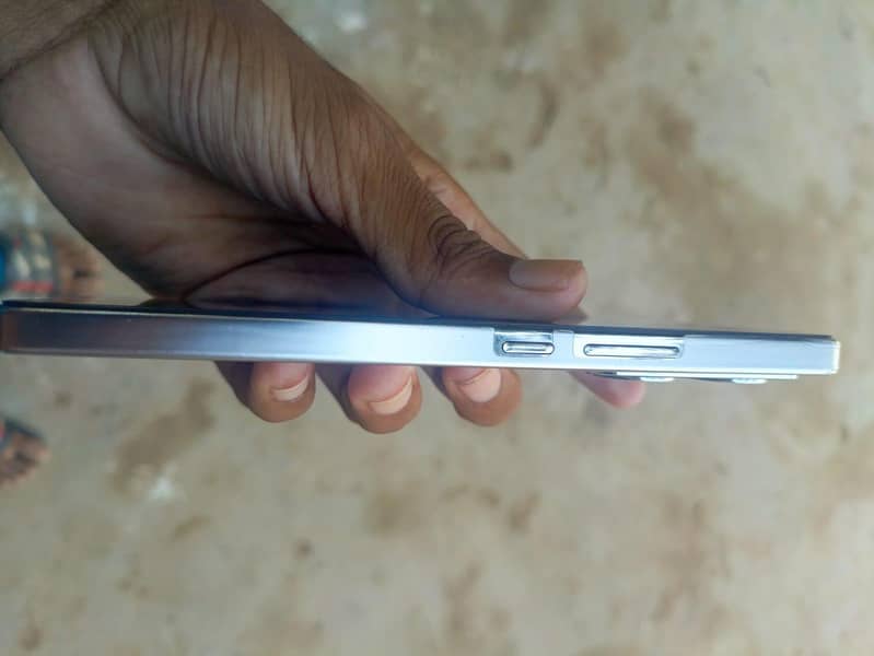 Infinix Note 40 5