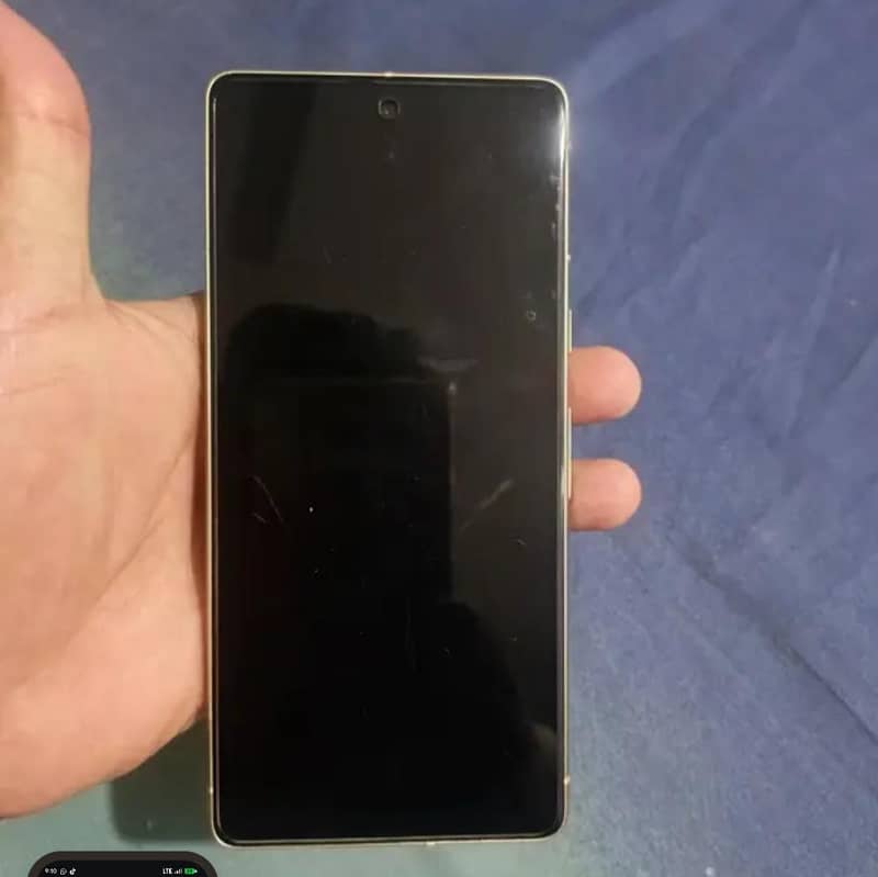 Google Pixel 7 4