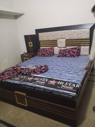 bed and almari 1 side table metress urgent sale due to shifting
