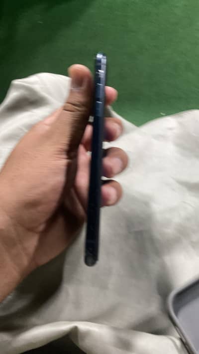 Apple iPhone XR