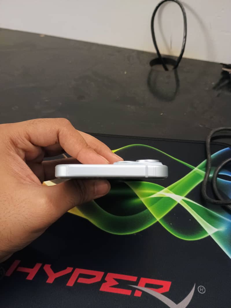 Apple iPhone 15 8