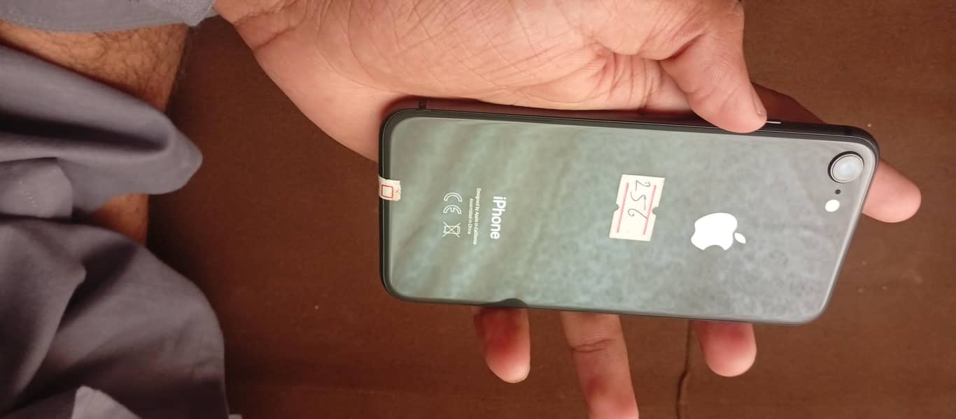 Apple iPhone 8 1