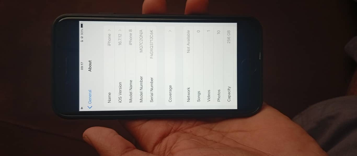 Apple iPhone 8 3