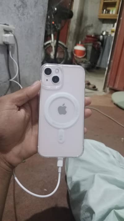 Apple iPhone 13