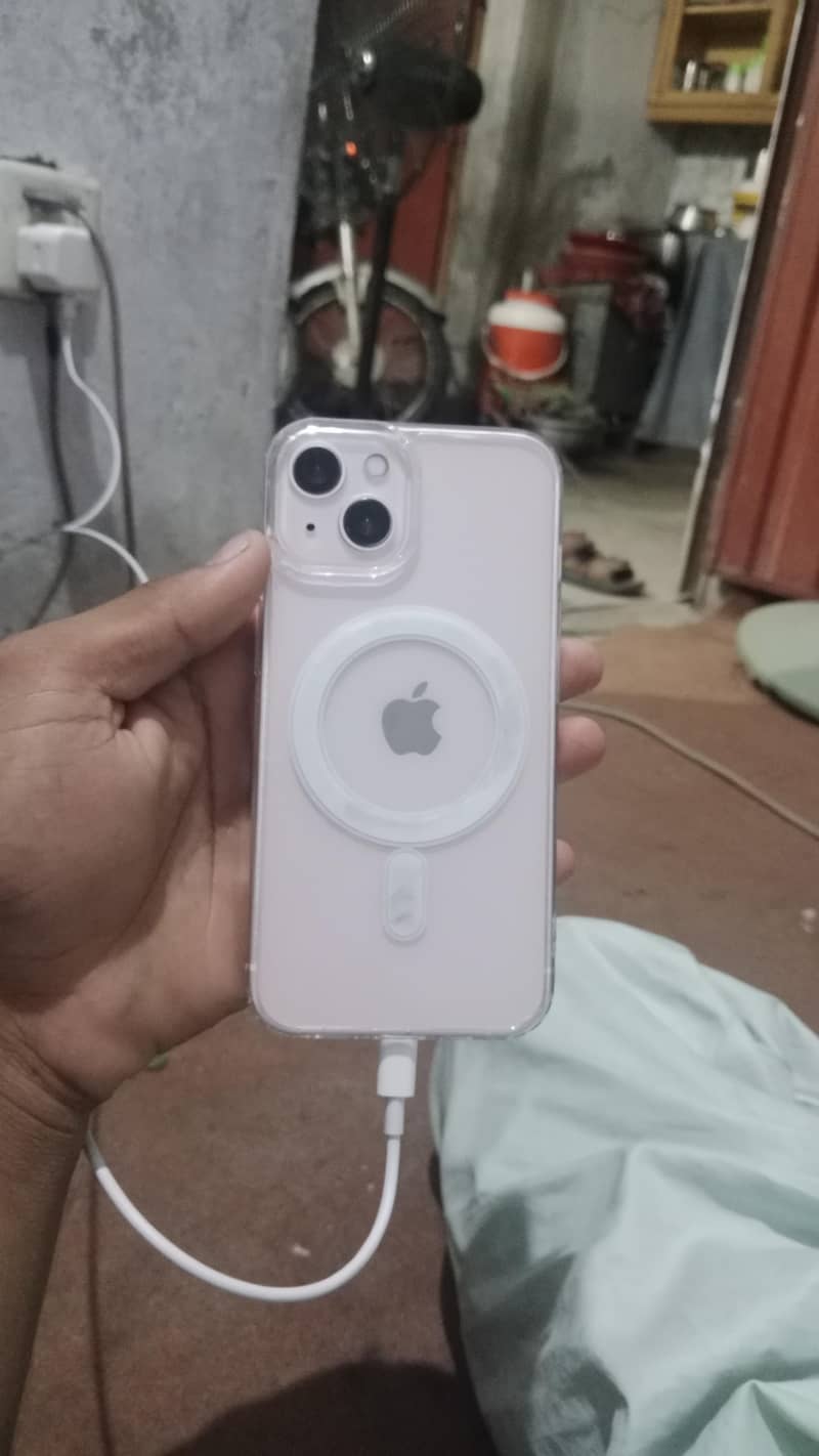 Apple iPhone 13 0