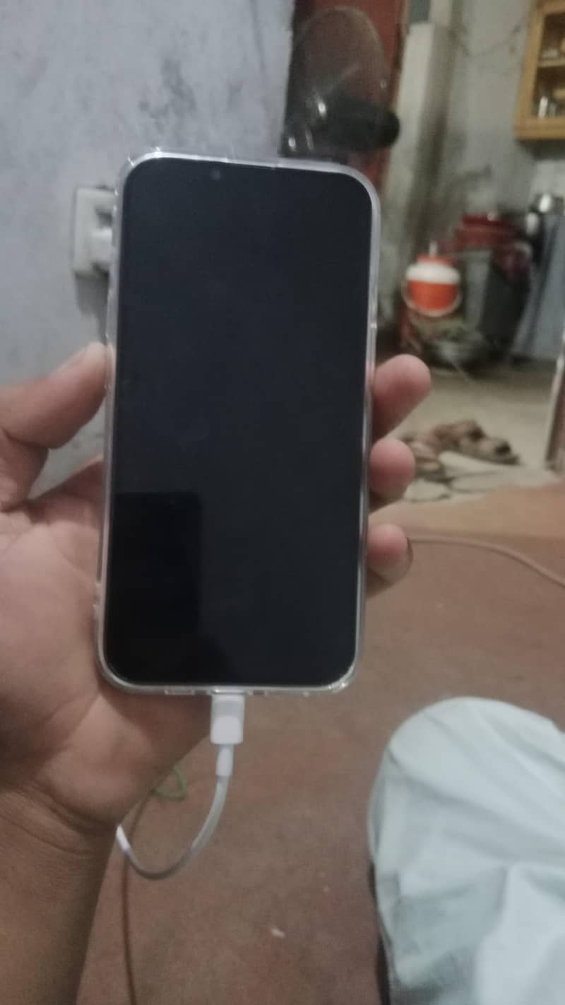 Apple iPhone 13 1
