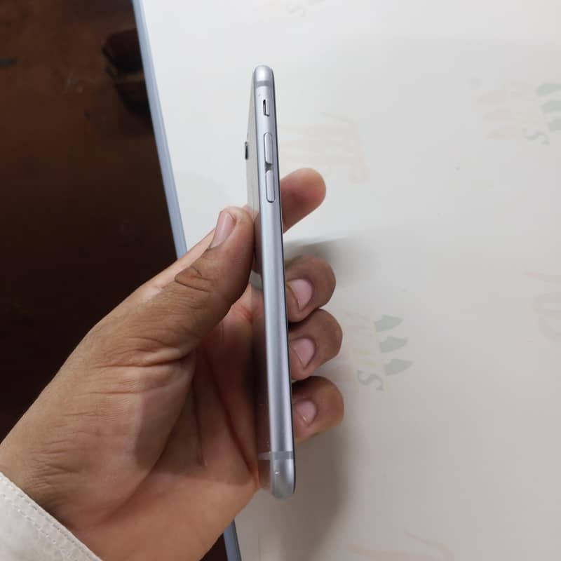 Apple iPhone 6S 1
