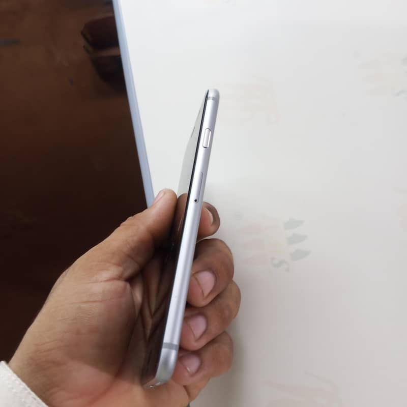 Apple iPhone 6S 2