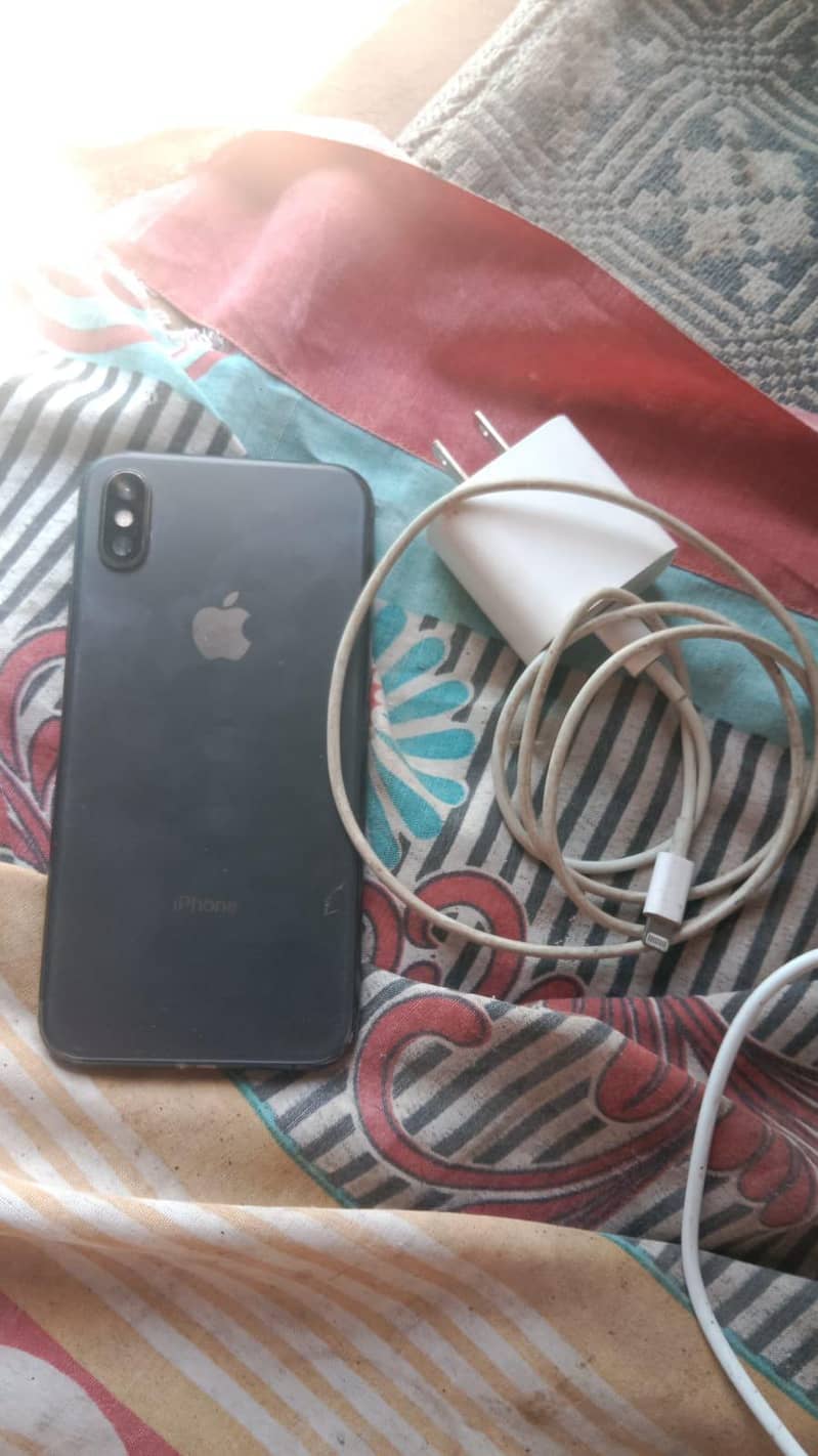 iphone xs 4