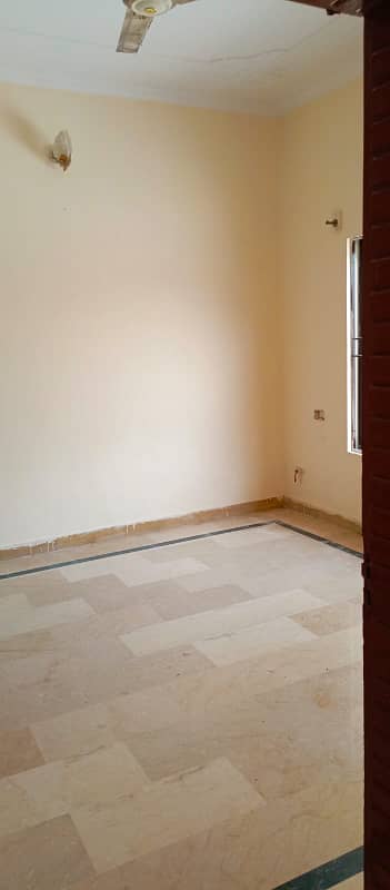 F 10/4 1000 sy upper portion for rent
