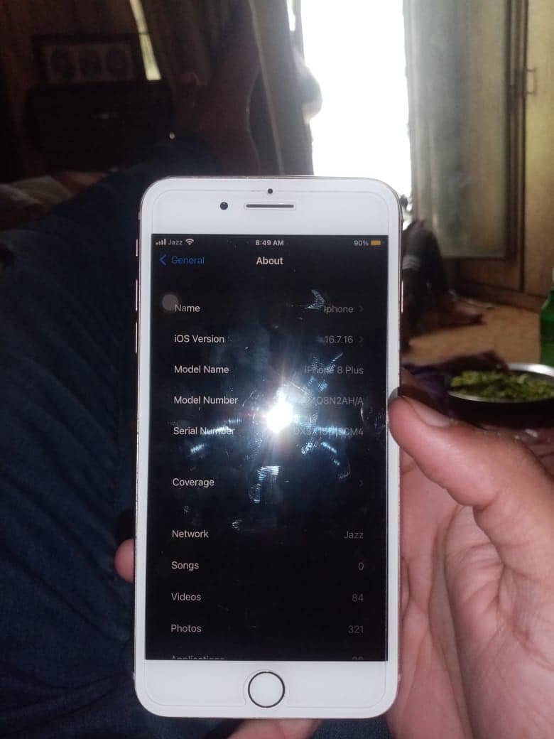 Apple iPhone 8 Plus 9