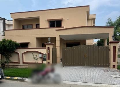 Corner House Of 1 Kanal Is Available In Contemporary Neighborhood Of Gulberg