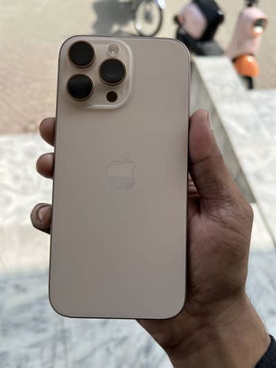 IPhone 16 Pro Max Fu 256gb 10/10 water pack