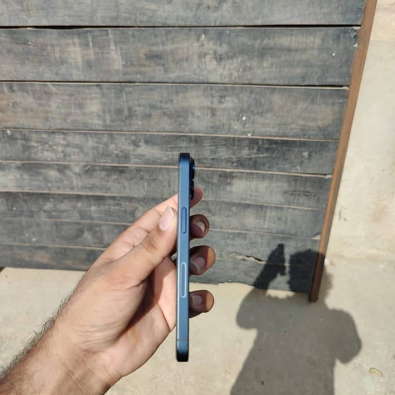 Apple iPhone 14 2