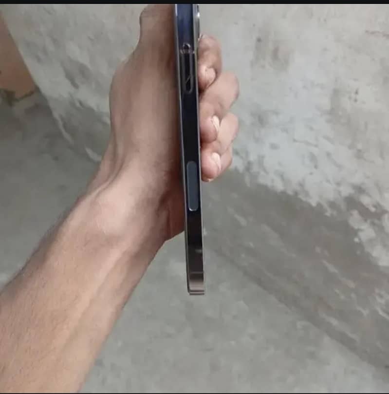 Apple iPhone 12 Pro 1