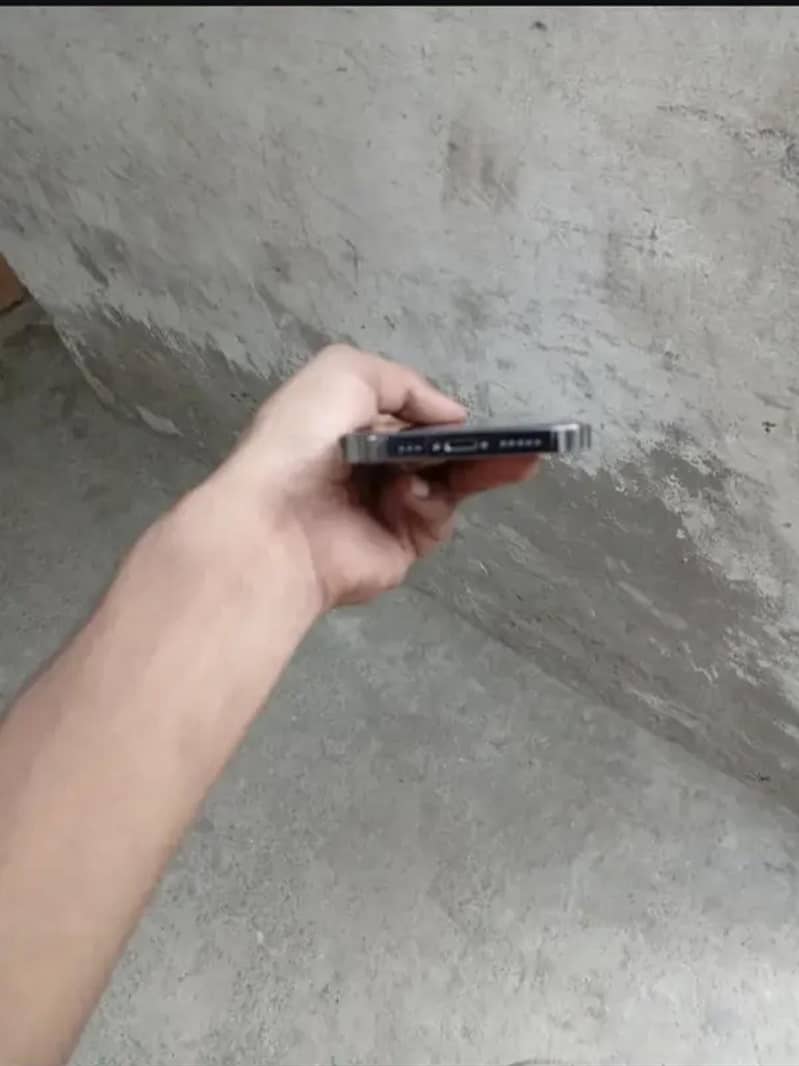 Apple iPhone 12 Pro 2