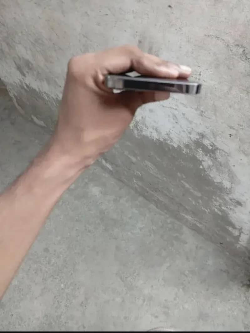Apple iPhone 12 Pro 4