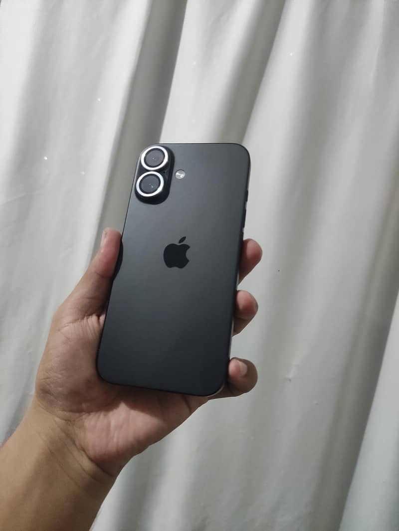 Apple iPhone 16 1