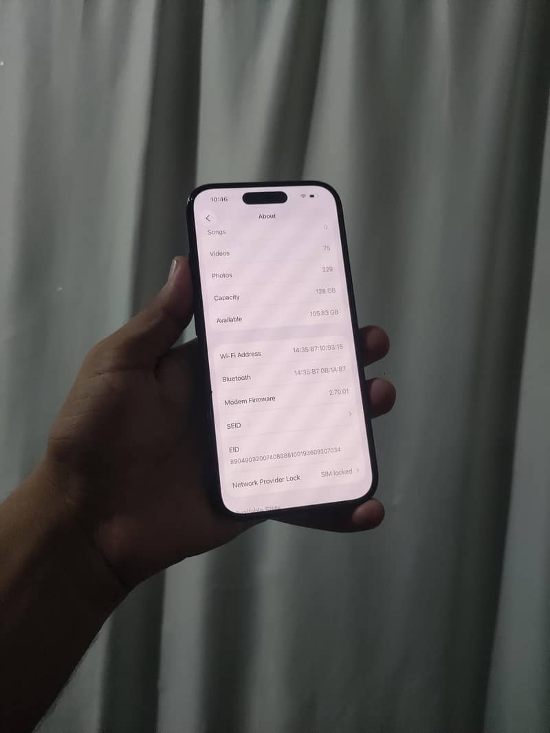 Apple iPhone 16 4