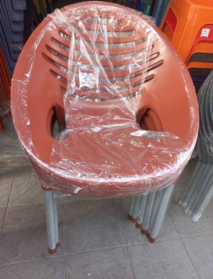 PLASTIC CHAIRS & TABLE 12