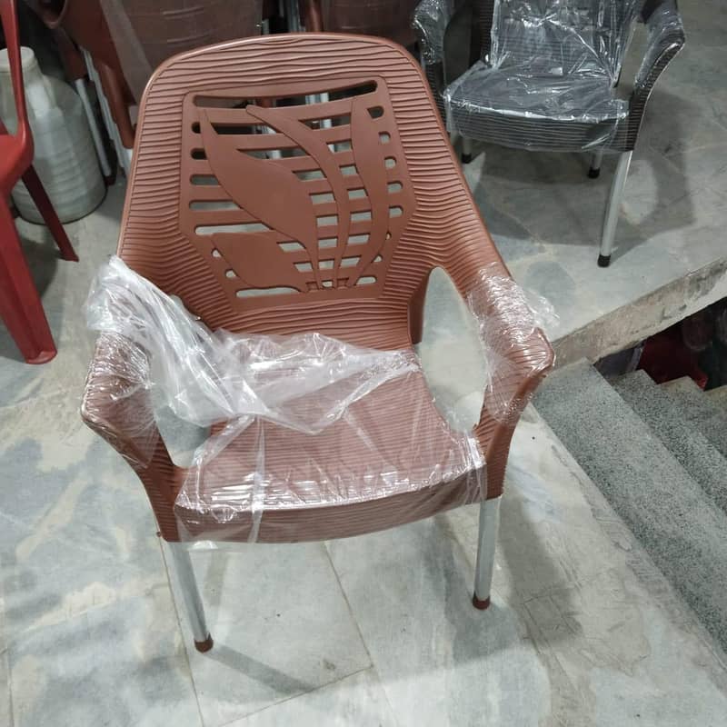 PLASTIC CHAIRS & TABLE 19