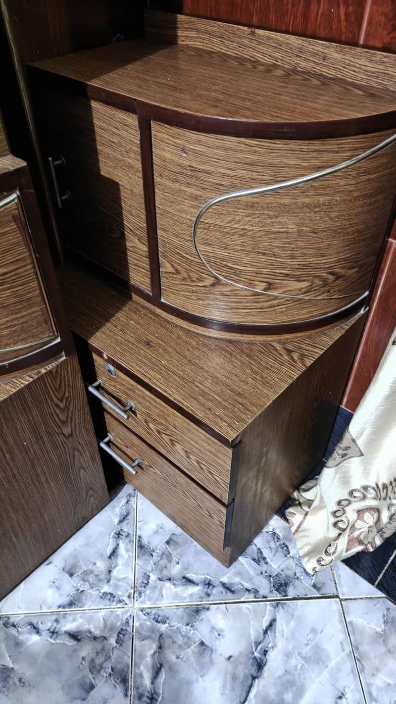 DRESSING AND 2 Drawer 1