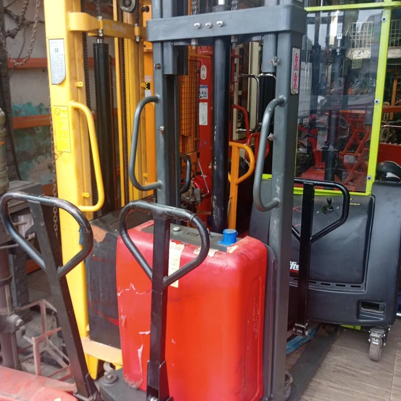 Electric Stacker 1