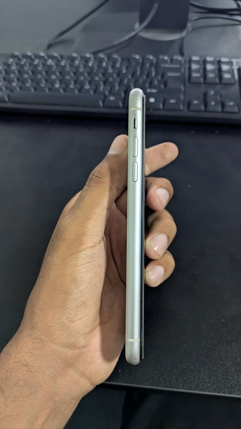 Apple iPhone 11 2