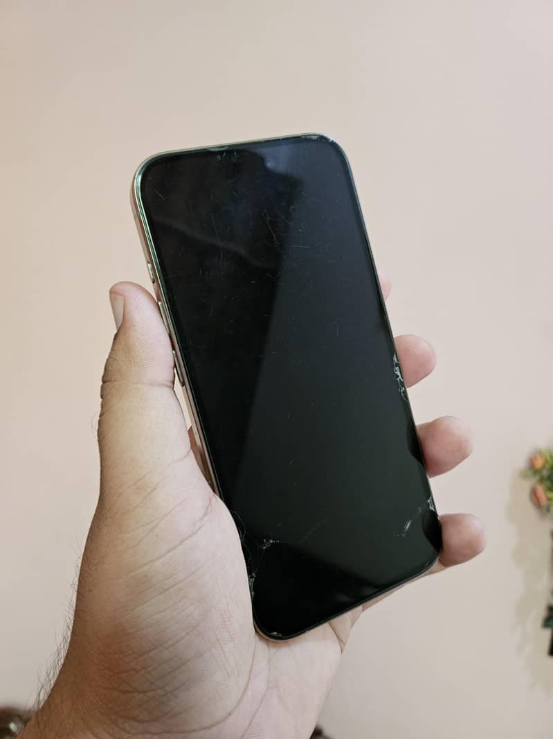 Apple iPhone 15 Pro 6