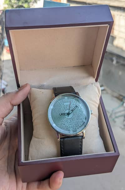 IEKI analog quartz watch