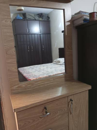 Dressing table