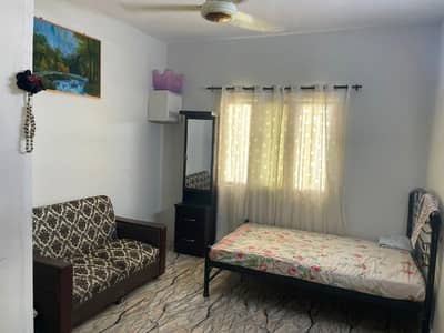 Flat For Grabs In 1100 Square Feet Karachi