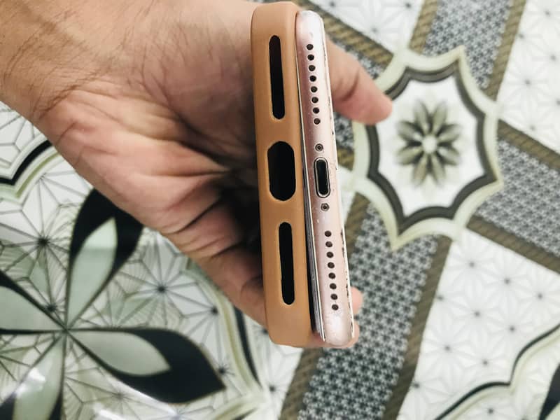 Apple iPhone 8 Plus 2