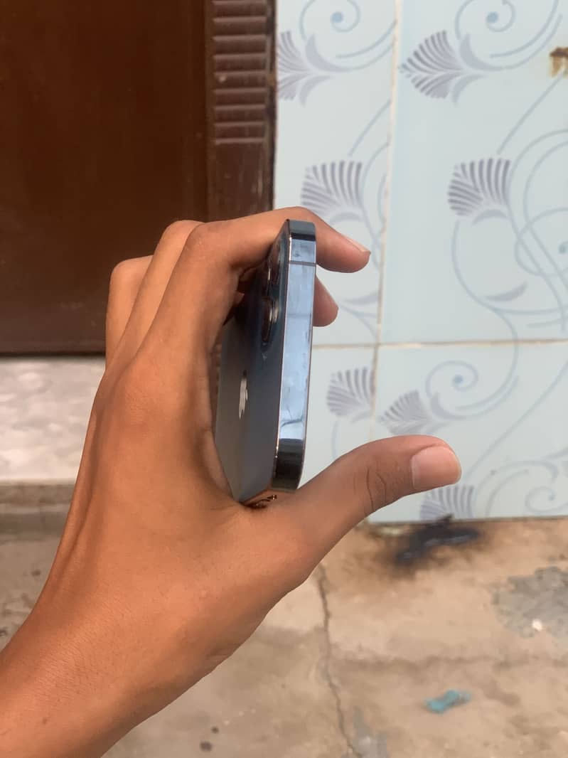 Apple iPhone 12 Pro 0