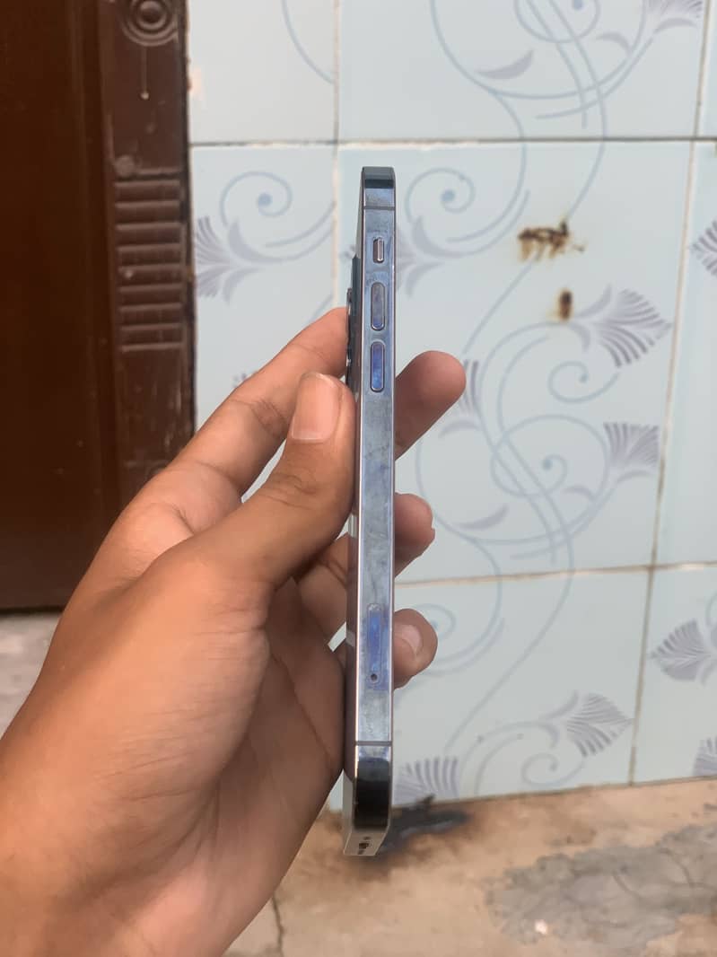 Apple iPhone 12 Pro 2