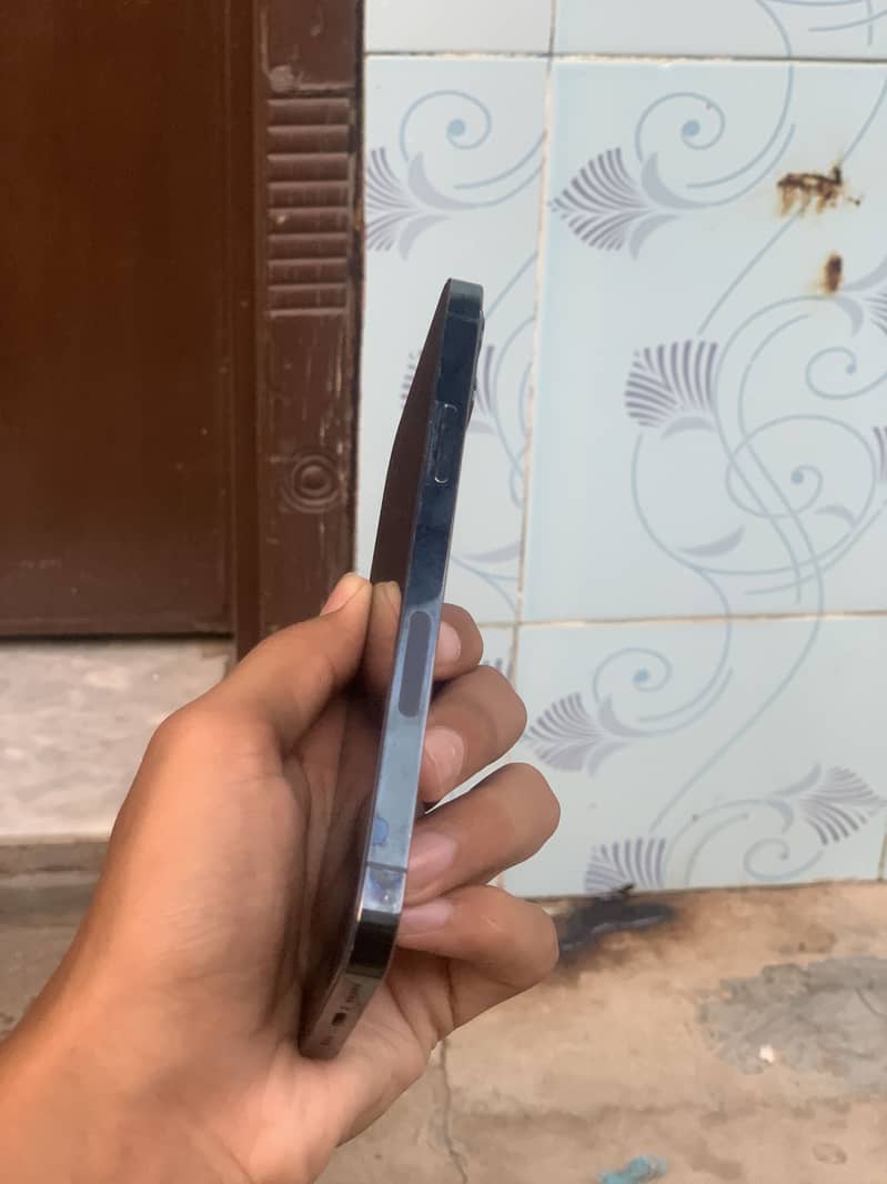 Apple iPhone 12 Pro 3