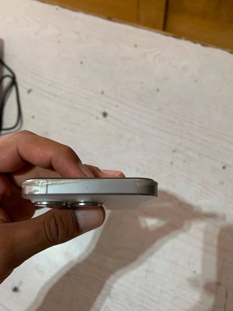 Apple iPhone 15 Pro 1