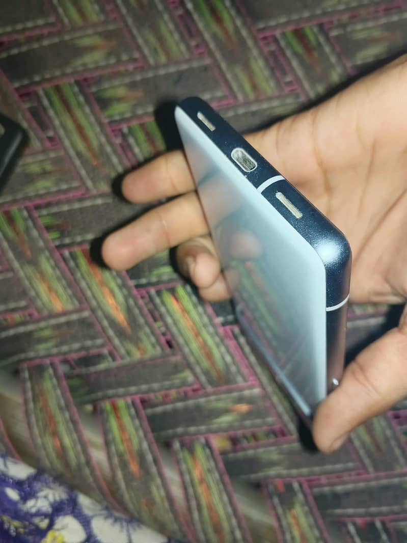 Google Pixel 7a 4