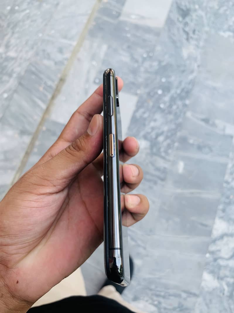 iPhone XS 5