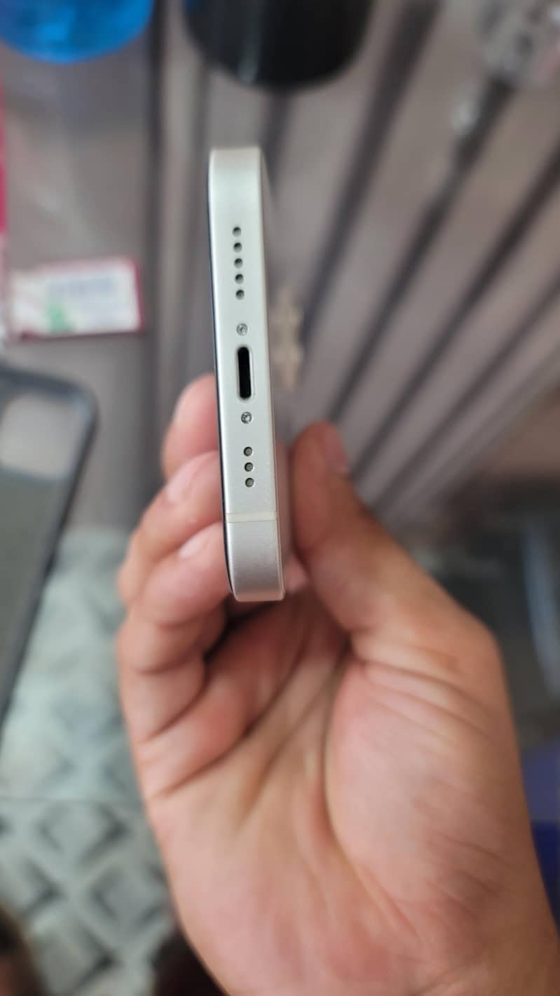 Apple iPhone 14 4