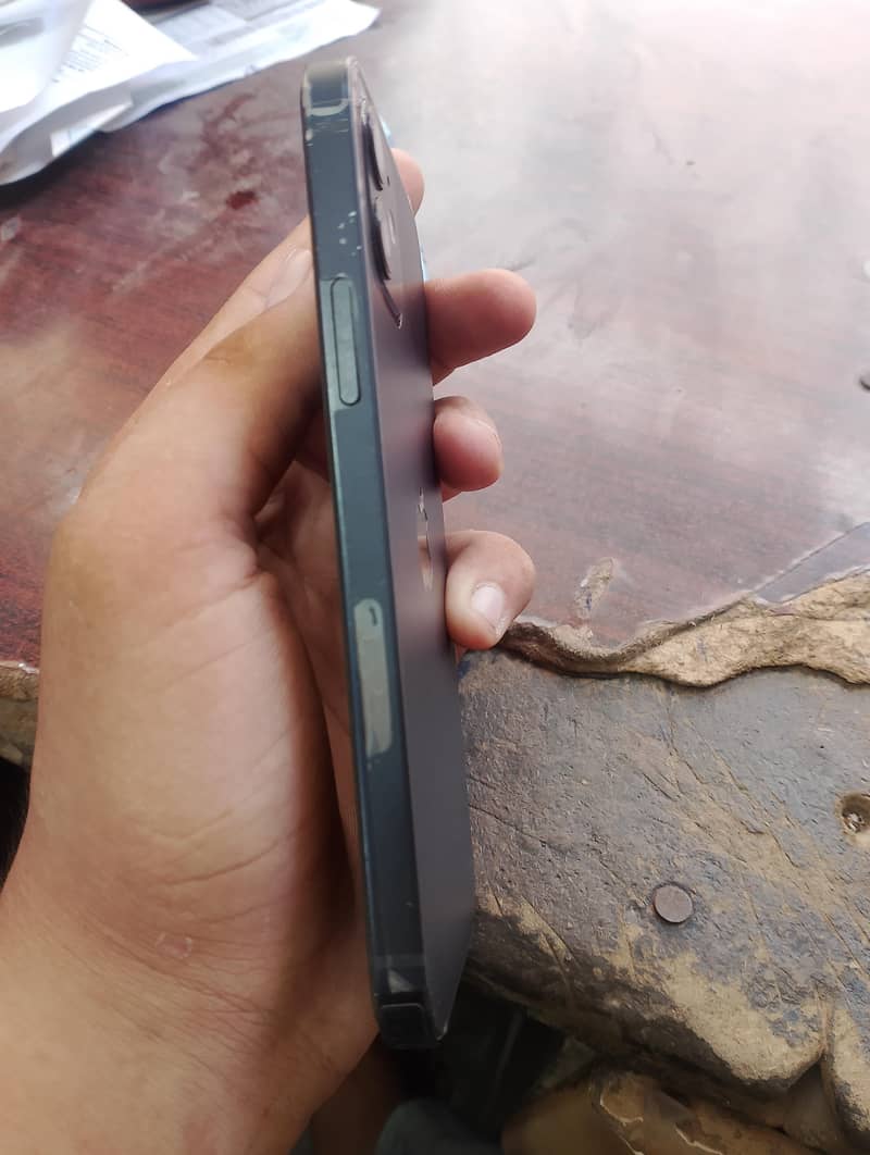 iPhone 12 1
