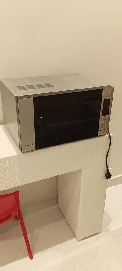 microwave oven
