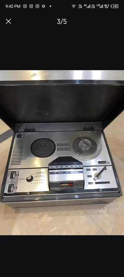 Vintage Grundig TK-145 reel to reel tape recorder