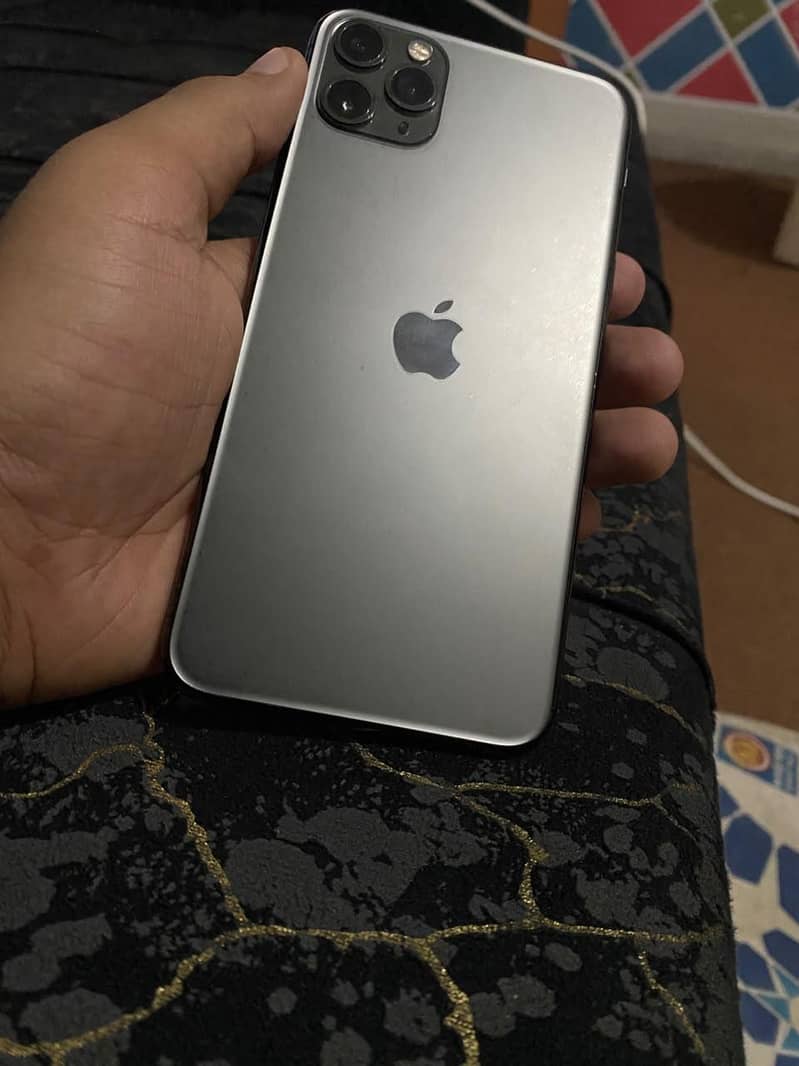 Apple iPhone 11 Pro Max 1
