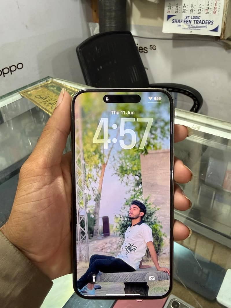 Apple iPhone 15 Pro Max 4