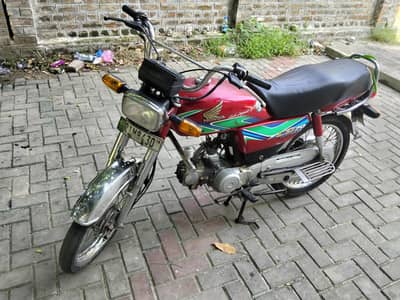 Urgent Sale Govt Employee used bike good condition bike Honda CD 70