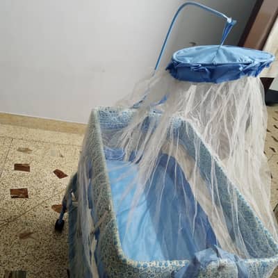 baby cot