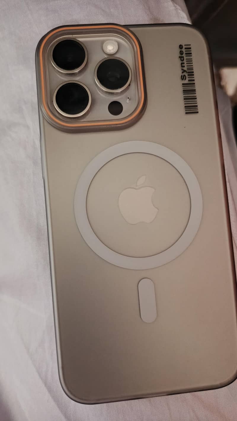 Apple iPhone 15 Pro Max 0