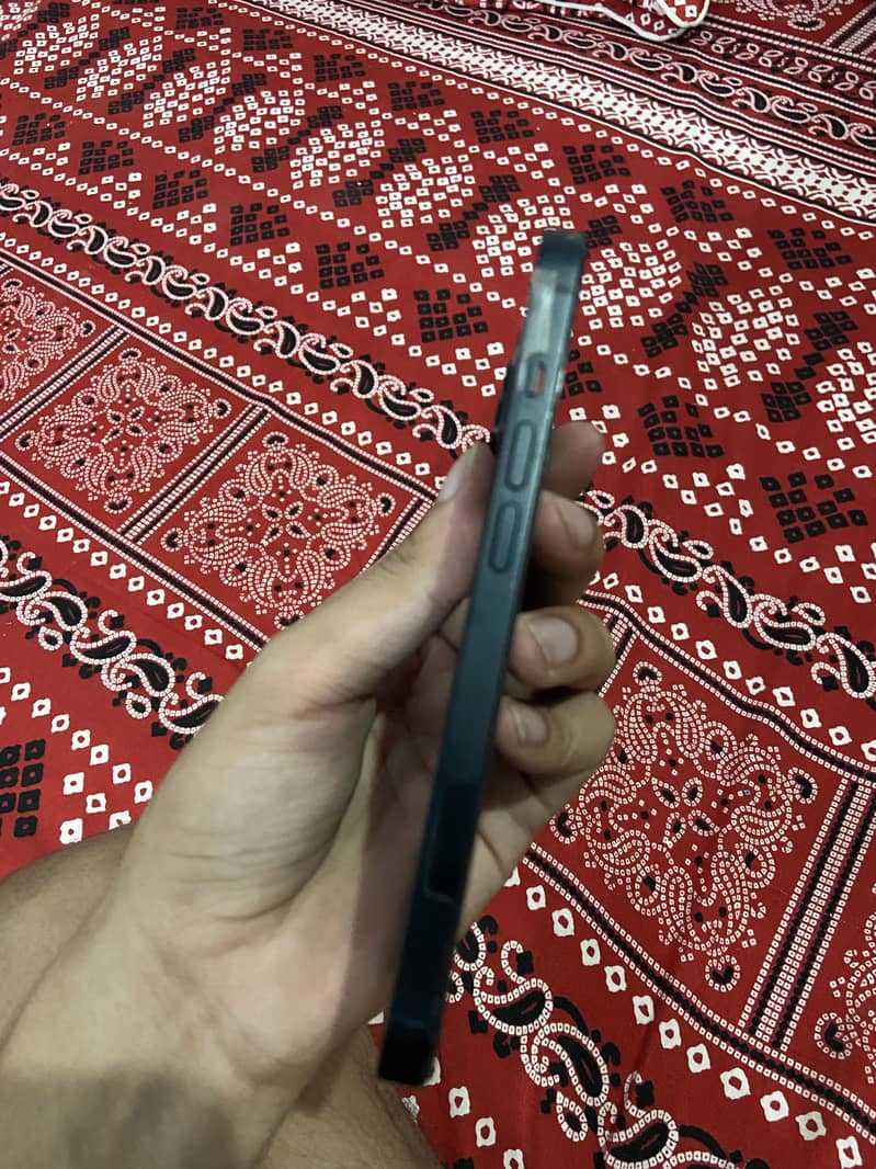 Apple iPhone 14 5