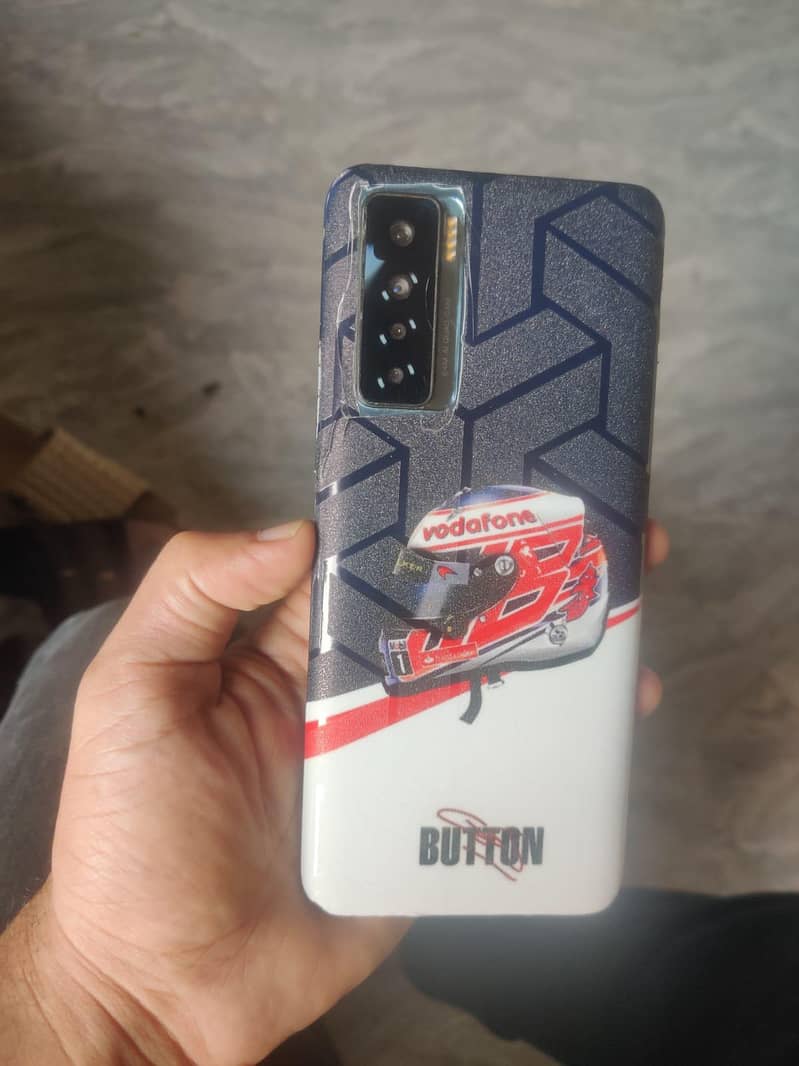 Tecno Camon 17 Pro 1
